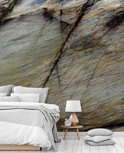 mural de piedra gris llamado Emergence Study de Petra Meikle de Vlas