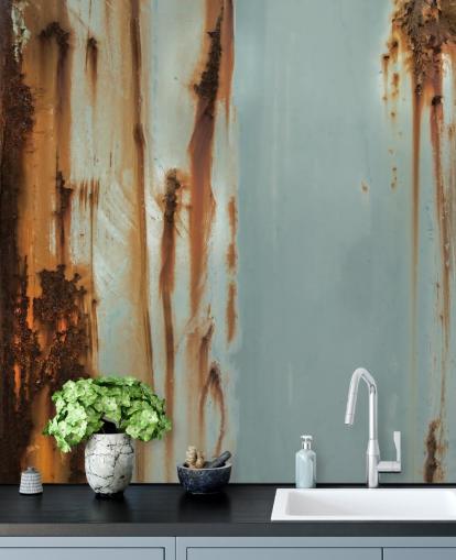 blauwe en bruine metalen muurschildering op maat genaamd Mineral Drift van Petra Meikle de Vlas