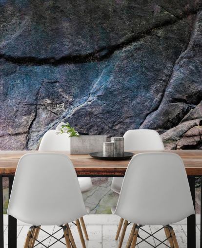 murale effetto pietra scura chiamato Mineral Memory II di Petra Meikle de Vlas