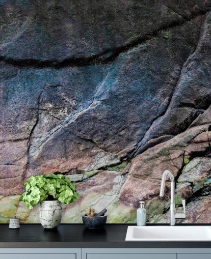 mural com efeito de pedra escura chamado Mineral Memory II de Petra Meikle de Vlas