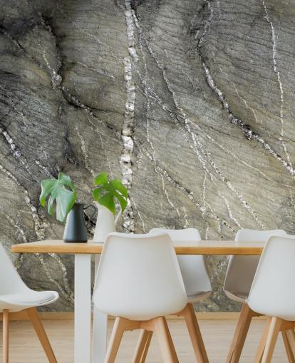 mural de pedra cinza chamado Quartz Whispers da artista Petra Meikle de Vlas