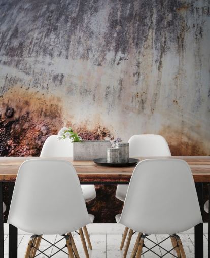 Graues und braunes Wandbild mit Metalleffekt namens Surface Strata von Petra Meikle de Vlas