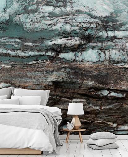 blå och grå anpassad steneffekt väggmålning som heter Turquoise Unfolding av Petra Meikle de Vlas