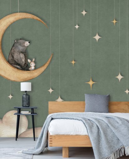 grünes, individuelles Kinderzimmer-Wandbild namens Bear on the Moon Green aus der Oliver Robins-Kollektion