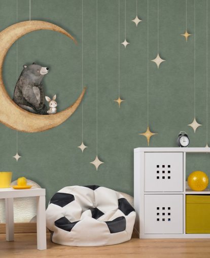 groene kinderkamermuurschildering op maat genaamd Bear on the Moon Green uit de Oliver Robins collectie