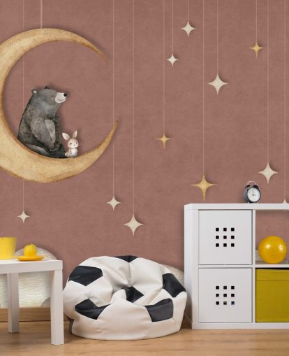 mural infantil rosa llamado Bear on the Moon Pink de la colección Oliver Robins