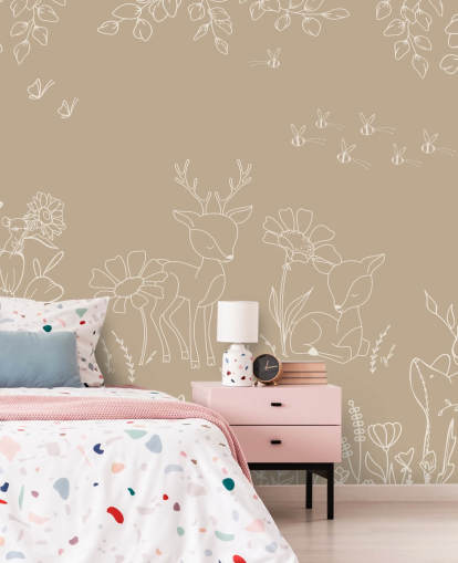 brunt og hvidt brugerdefineret børnehavevægmaleri kaldet Deer Doodles Brown fra Oliver Robins-samlingen brunt og hvidt brugerdefineret børnehavevægmaleri kaldet Deer Doodles Brown fra Oliver Robins-samlingen