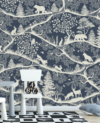 sininen ja valkoinen metsämaalaus nimeltä Nordic Nature Blue White Oliver Robins -sarjasta sininen ja valkoinen metsämaalaus nimeltä Nordic Nature Blue White Oliver Robins -sarjasta
