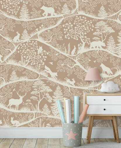 mural marrom personalizado de animais da floresta chamado Nordic Nature Brown White da coleção Oliver Robins