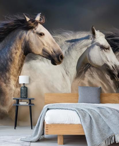 Cavalos cinza, branco e preto correndo papel de parede