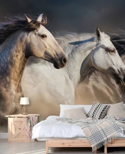 Cavalos cinza, branco e preto correndo papel de parede