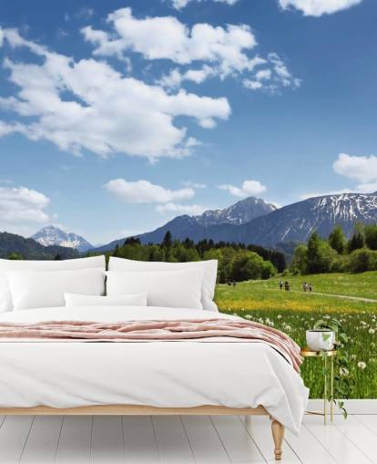 Decorazione murale con vista su prati e montagne