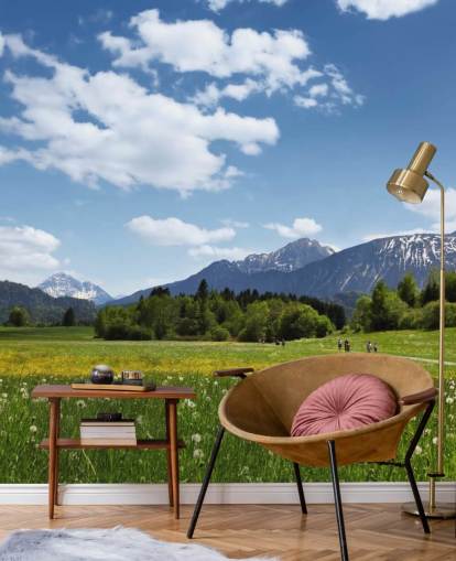 Decorazione murale con vista su prati e montagne