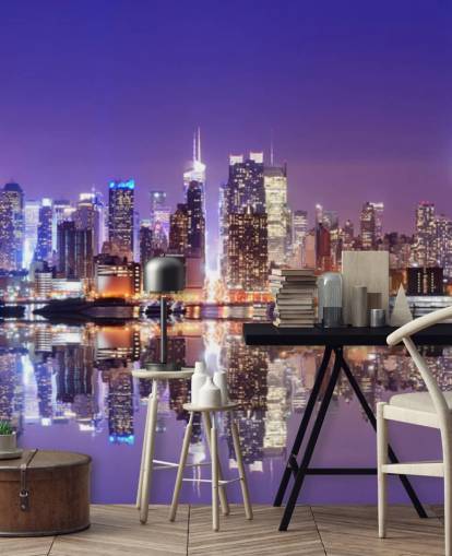 individuelles Tapeten-Wandbild New York bei Nacht namens Manhattan Reflections für Büros