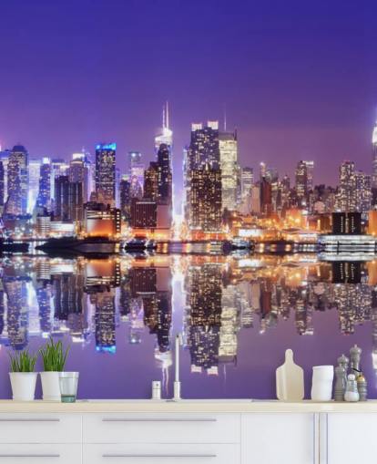 mural personalizado de papel pintado nocturno de Nueva York llamado Manhattan Reflections para oficinas