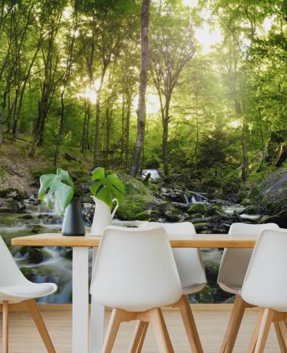 grüne Wasserfall-Tapete namens Forest Waterfall at Wallsauce für Schlafzimmer, Badezimmer und Büros