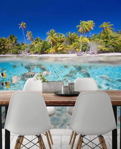 Decorazione murale con pesci tropicali sulla riva dell'isola