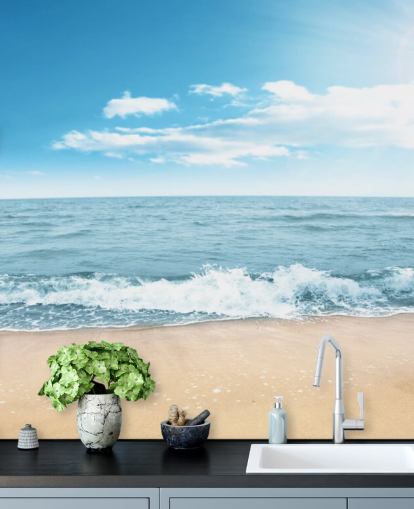 Fondo de pantalla de olas espumosas en Sunny Beach