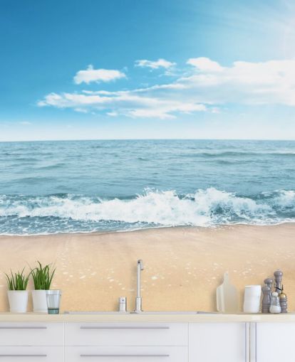 Fondo de pantalla de olas espumosas en Sunny Beach Fondo de pantalla de olas espumosas en Sunny Beach