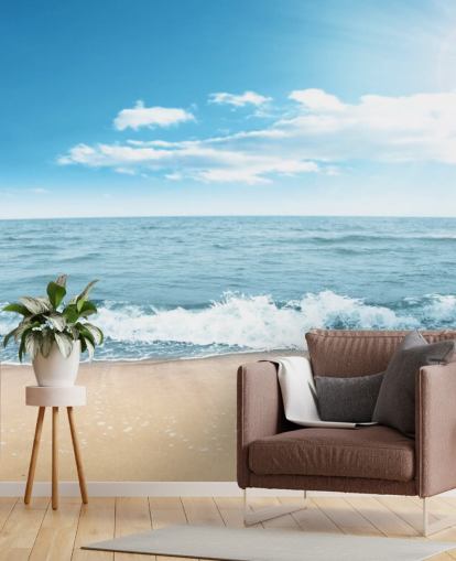 Onde schiumose sullo sfondo di Sunny Beach Onde schiumose sullo sfondo di Sunny Beach