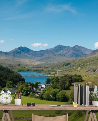 Mural de pared Lago azul en montañas verdes Mural de pared Lago azul en montañas verdes