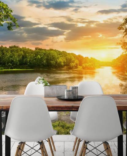 murale di carta da parati blu e verde personalizzabile con tramonto, fiume in campagna, chiamato River Sunset, per sale da pranzo e uffici