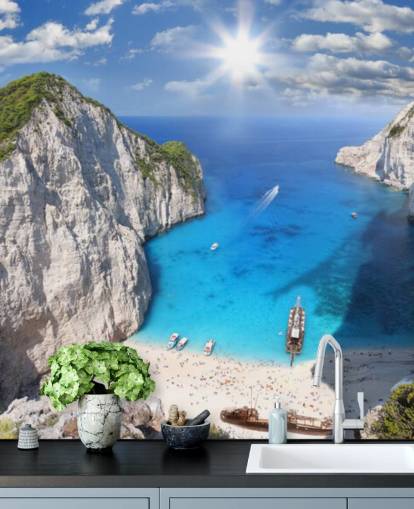 mural de papel de parede de praia da Grécia branco e azul chamado Navagio Beach, Zakynthos para escritórios domésticos, quartos e cozinhas