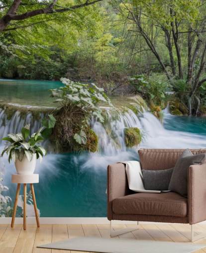 Waldwasserfall und klares Wasser Fototapete