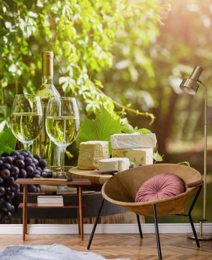 Papier peint Deux verres de vin et de fromage sur un tonneau