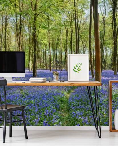 grön och blå anpassningsbar skogstapetväggmålning kallad Bluebells i Wepham Woods för sovrum