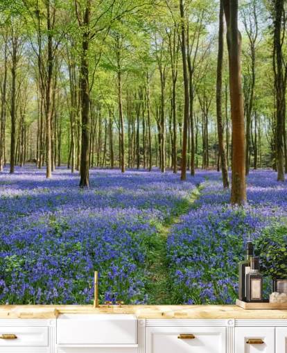 papier peint mural boisé personnalisable vert et bleu appelé Bluebells in Wepham Woods pour les chambres