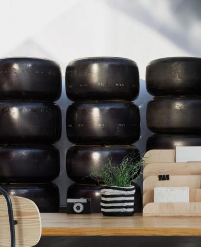 Stablet Car Dekk Veggmaleri Stablet Car Dekk Veggmaleri