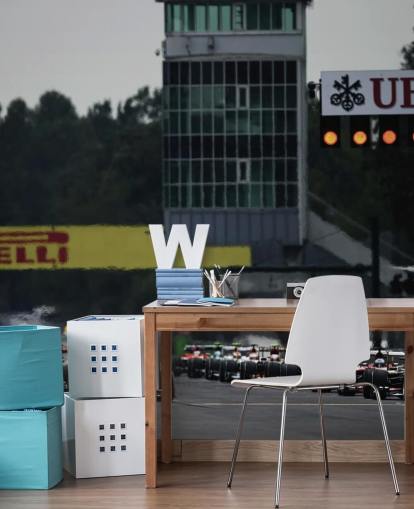 Fondo de pantalla de F1 Race Track Muchos coches