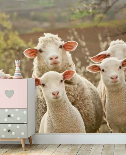 witte en groene schapenmuurschildering genaamd Sheep on Pasture voor woningen en bedrijven witte en groene schapenmuurschildering genaamd Sheep on Pasture voor woningen en bedrijven