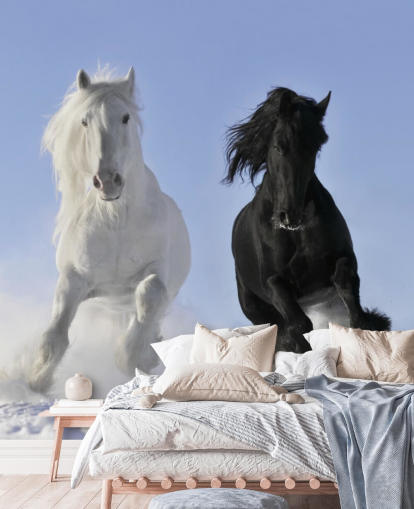 Svart og hvit hest hoppet over Snow Hill Mural