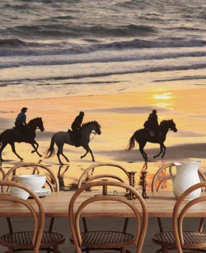 Fondo de pantalla de caballos corriendo en una playa al atardecer