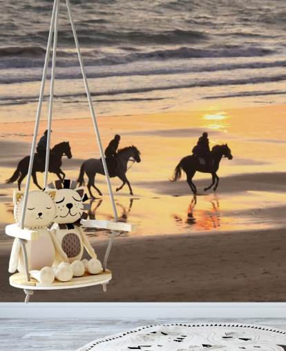 Pferde laufen auf einem Sunset Beach Wallpaper