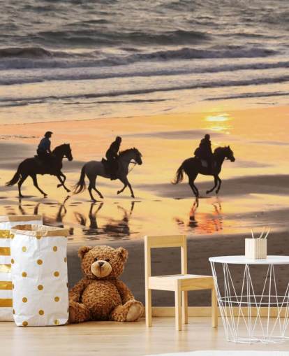 Pferde laufen auf einem Sunset Beach Wallpaper