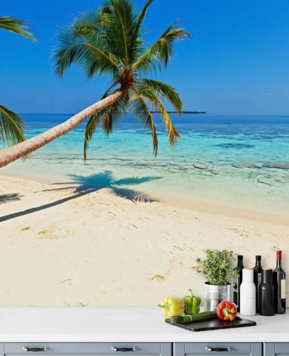 Blaues und sandiges tropisches Strandtapeten-Wandbild namens Palm Fringed Beach für Privathaushalte und Unternehmen