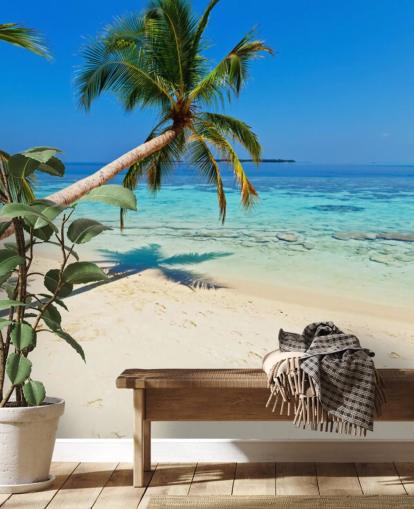 blå och sandig tropisk strand tapetväggmålning kallad Palm Fringed Beach för hem och företag blå och sandig tropisk strand tapetväggmålning kallad Palm Fringed Beach för hem och företag