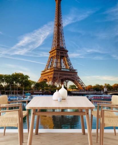 retrato de la torre eiffel reflejando en papel pintado agua
