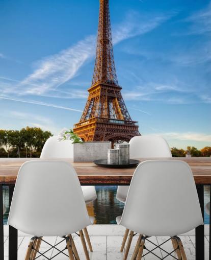 ritratto torre eiffel che riflette nella carta da parati acqua