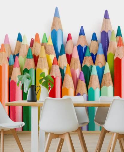colorido mural de papel pintado para niños llamado Pencil Crayons para escuelas, dormitorios infantiles y salas de juegos