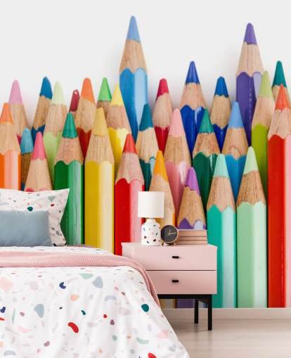 colorido mural de papel pintado para niños llamado Pencil Crayons para escuelas, dormitorios infantiles y salas de juegos
