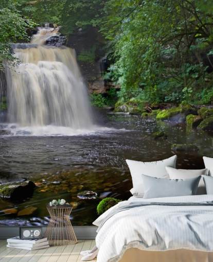 Secret Woodland Waterfall Behang