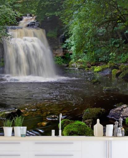 Secret Woodland Waterfall Behang