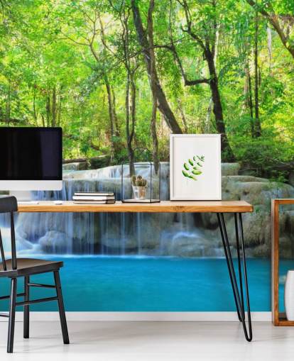carta da parati murale a cascata personalizzabile blu e verde chiamata Erawan Waterfall, Thailandia per uffici, camere da letto e salotti
