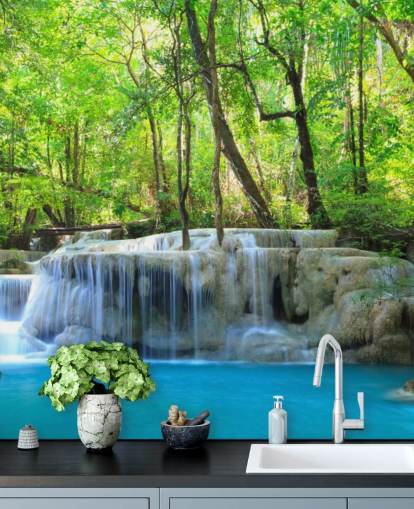 blå og grøn tilpasselig vandfald tapetmaleri kaldet Erawan Waterfall, Thailand til kontorer, soveværelser og stuer