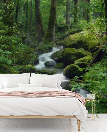 grüne, individuell gestaltbare Wasserfall-Tapete namens Mossy Waterfall für Wohnzimmer und Küche