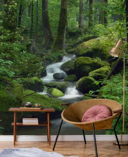 grön anpassningsbar vattenfall tapetväggmålning kallad Mossy Waterfall för vardagsrum och kök